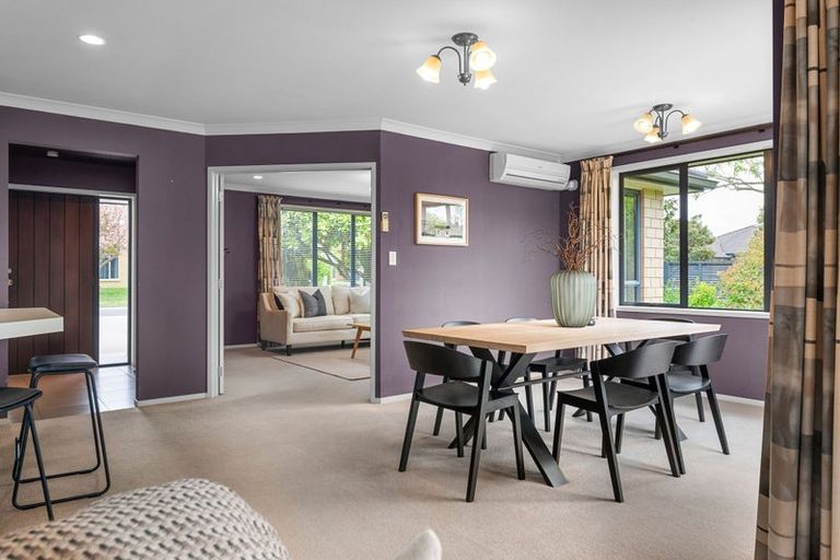 Photo of property in 1 Holly Place, Rototuna North, Hamilton, 3210