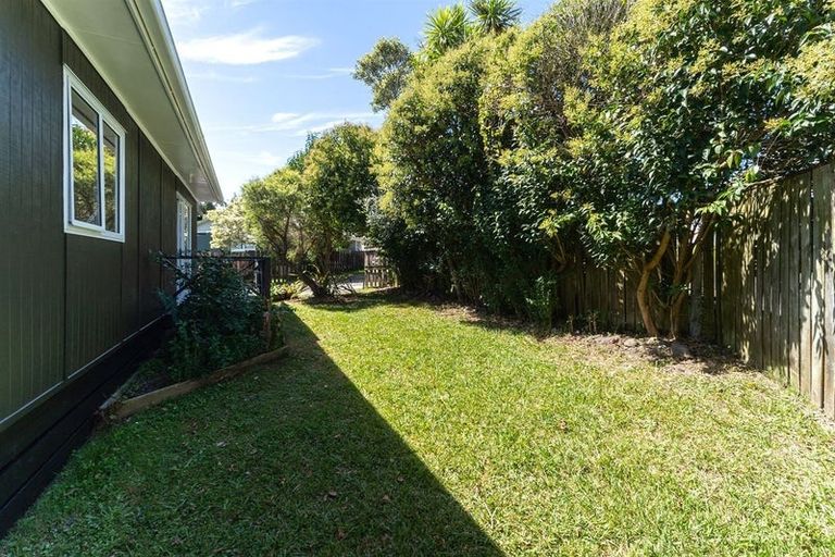 Photo of property in 22a Lyford Crescent, Sunnynook, Auckland, 0620