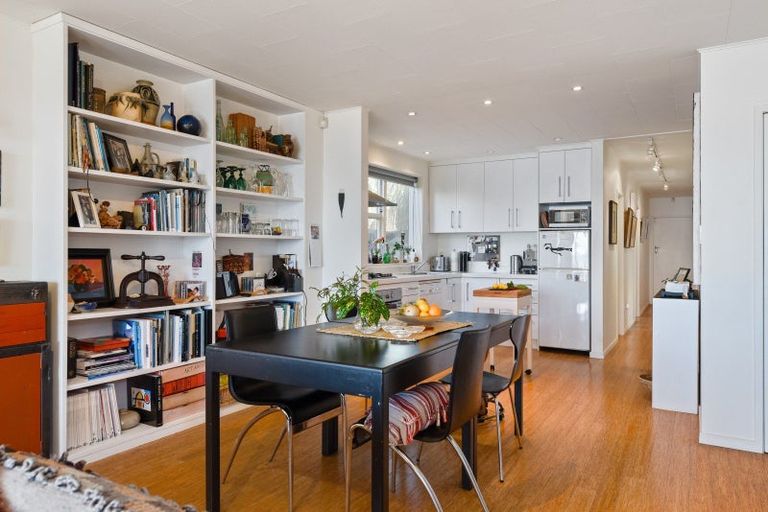 Photo of property in 125 Koutu Road, Kawaha Point, Rotorua, 3010