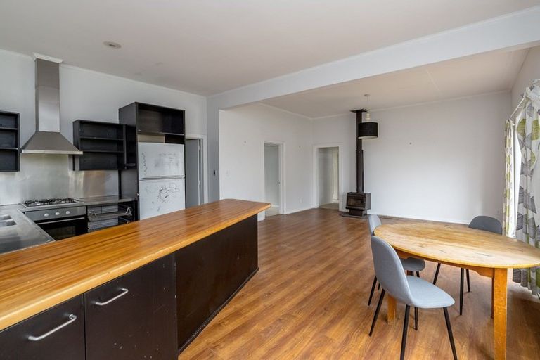 Photo of property in 36 Jellicoe Street, Martinborough, 5711