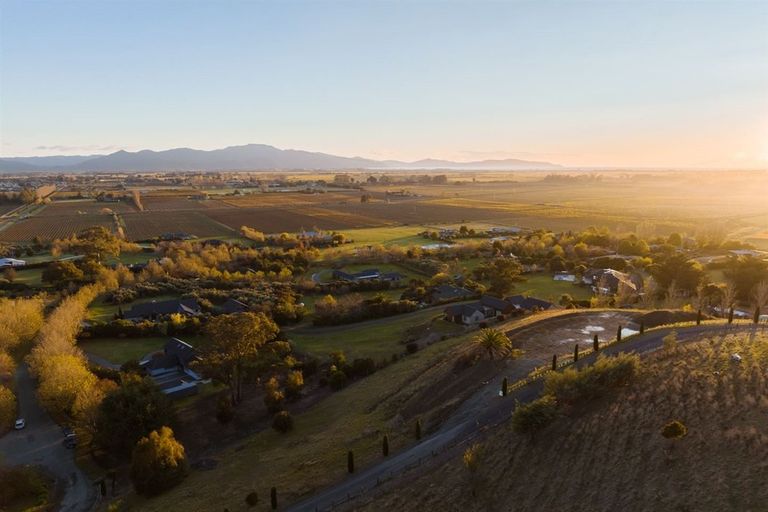 Photo of property in 33 Dry Hills Lane, Riverlands, Blenheim, 7274