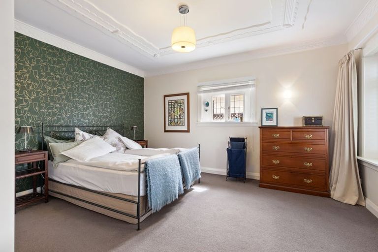 Photo of property in 11 Manapouri Crescent, Hokowhitu, Palmerston North, 4410