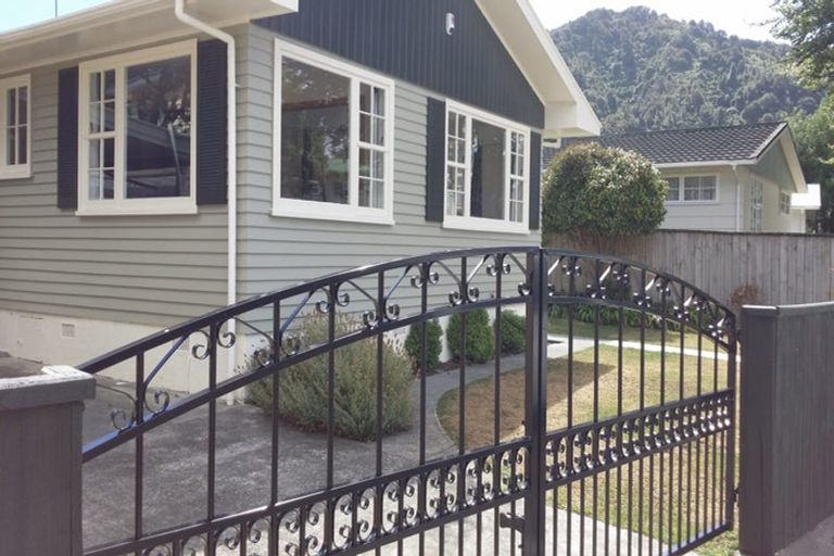 Photo of property in 3 Dakota Grove, Totara Park, Upper Hutt, 5018