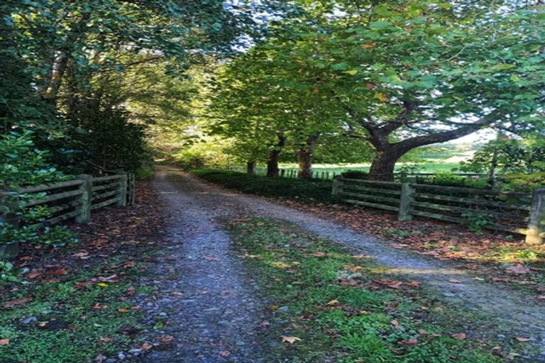 Photo of property in 281 North Manakau Road, Manakau, Levin, 5573