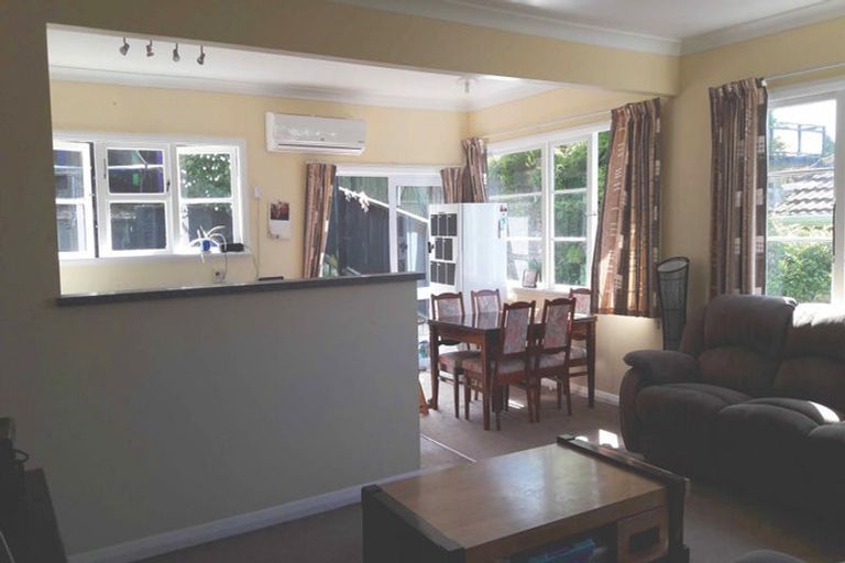 Photo of property in 84 Strathmore Avenue, Strathmore Park, Wellington, 6022