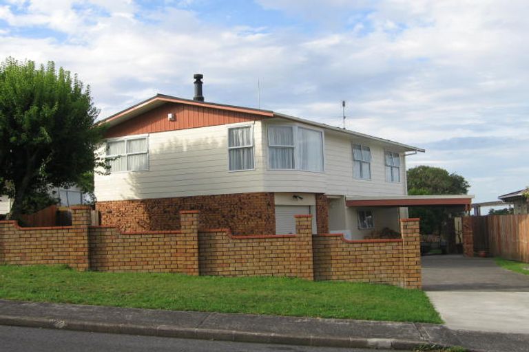 Photo of property in 18 Fitzwater Place, Henderson, Auckland, 0612