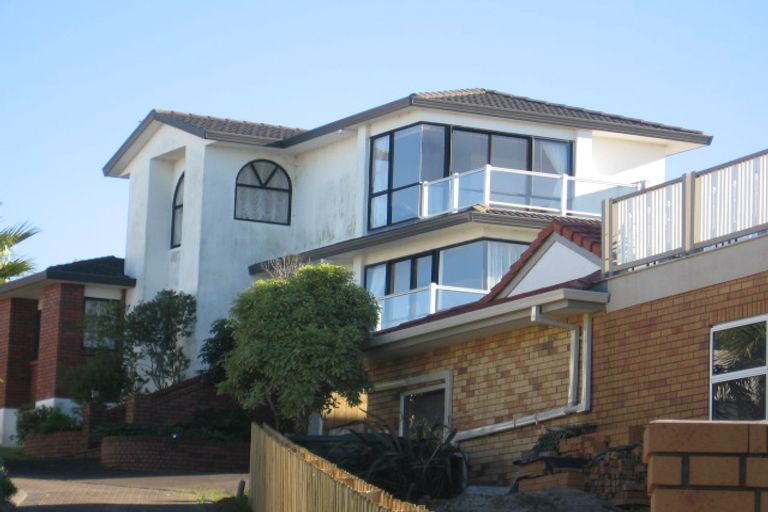 Photo of property in 12 Searidge Rise, West Harbour, Auckland, 0618