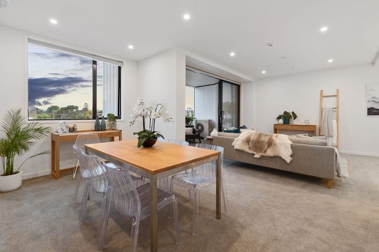 Photo of property in 207/8a Lake Pupuke Drive, Takapuna, Auckland, 0622