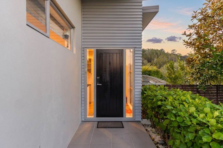 Photo of property in 124 Kyle Road, Greenhithe, Auckland, 0632