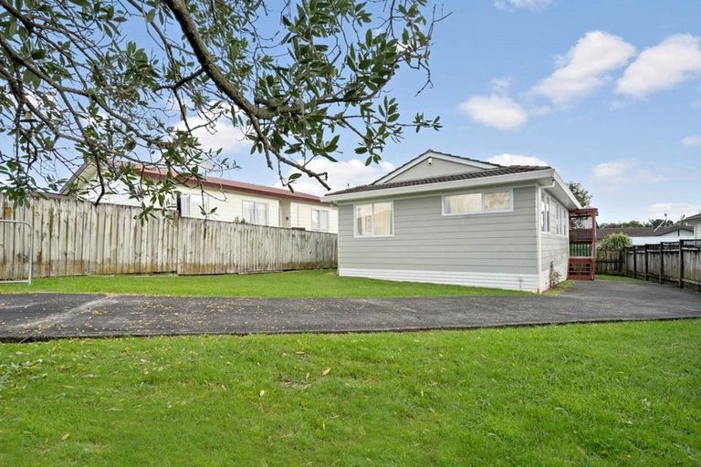 Photo of property in 24 Childers Road, Ranui, Auckland, 0612