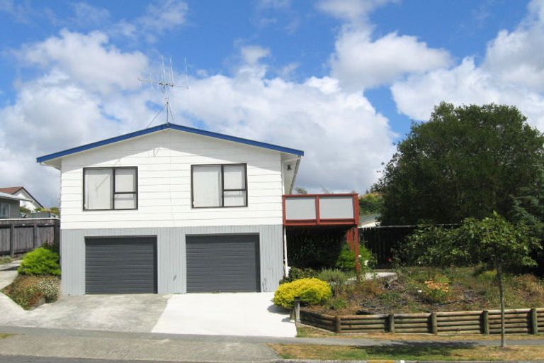 Photo of property in 94 Gemstone Drive, Birchville, Upper Hutt, 5018