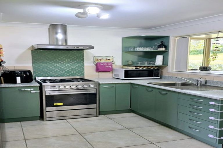 Photo of property in 188a Henderson Valley Road, Henderson, Auckland, 0612