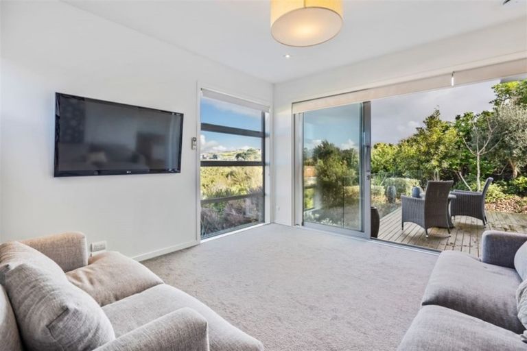Photo of property in 11 Bella Vista Drive, Gulf Harbour, Whangaparaoa, 0930
