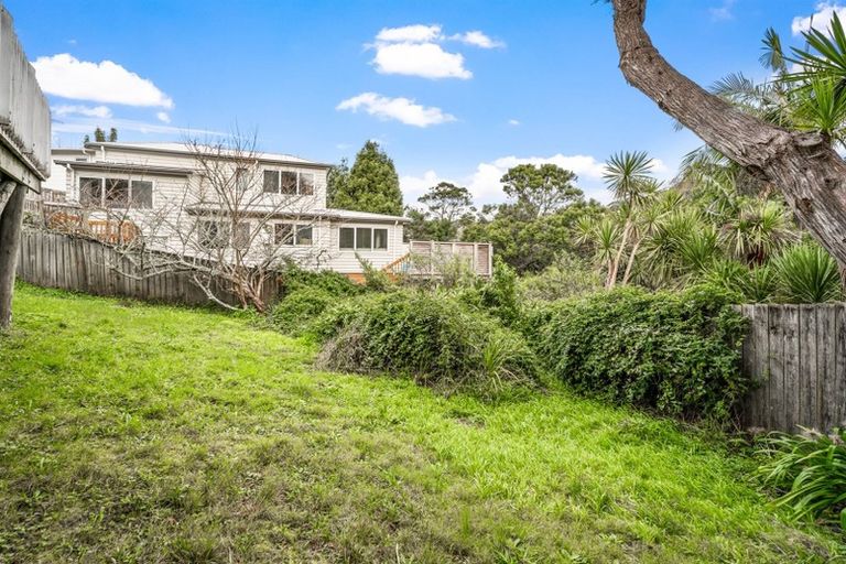 Photo of property in 32a Deverell Place, Northcross, Auckland, 0632