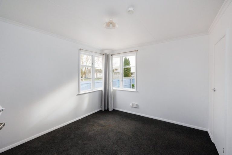 Photo of property in 70 Rangiora Avenue, Roslyn, Palmerston North, 4414