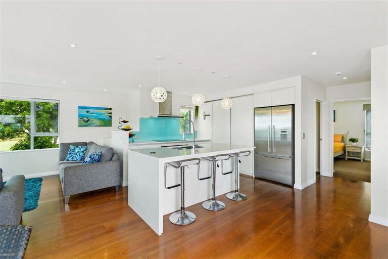 Photo of property in 477 Te Atatu Road, Te Atatu Peninsula, Auckland, 0610