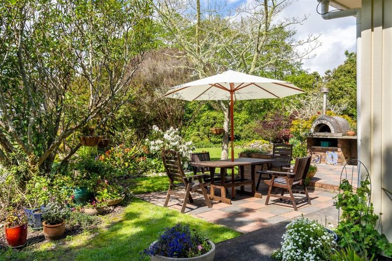 Photo of property in 1021 Old North Road, Waimauku, 0882