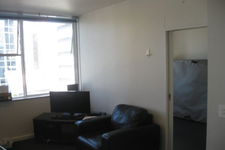 Photo of property in Terrace Tower Apartments, 4a/126 The Terrace, Wellington Central, Wellington, 6011