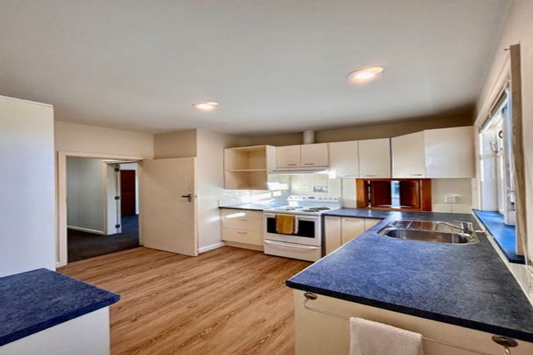 Photo of property in 1/98 Memorial Avenue, Ilam, Christchurch, 8053