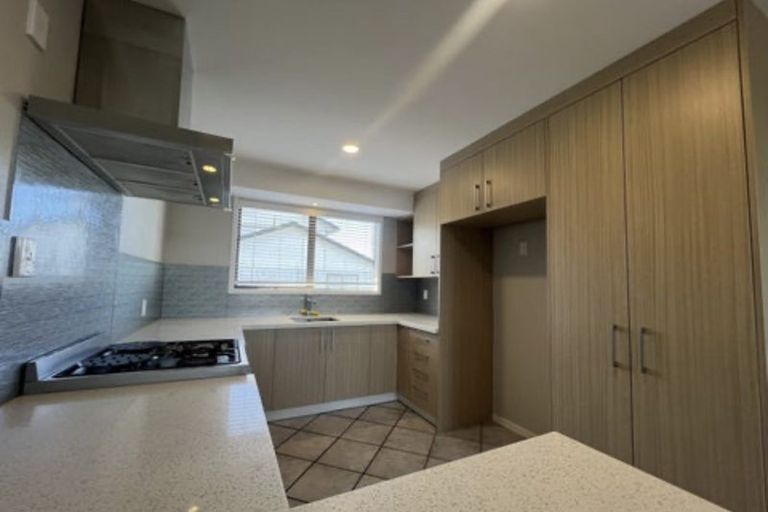 Photo of property in 18 Deodar Place, Totara Heights, Auckland, 2105