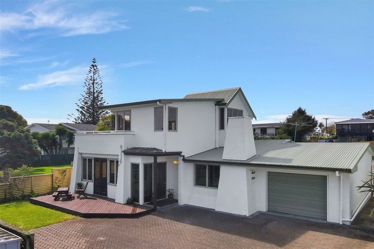 Photo of property in 1/37 Kiwi Esplanade, Mangere Bridge, Auckland, 2022