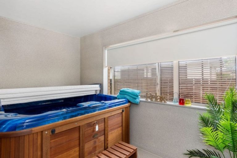 Photo of property in 50 Dickson Road, Papamoa Beach, Papamoa, 3118