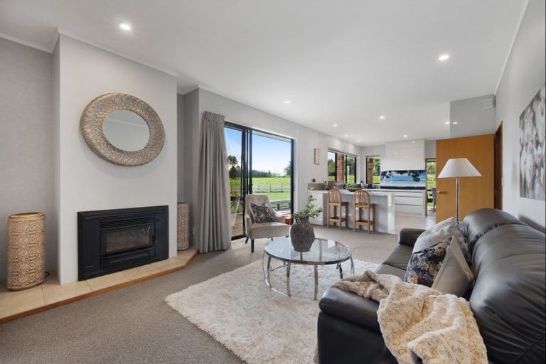 Photo of property in 30 Clifton Road, Whitford, Howick, 2571