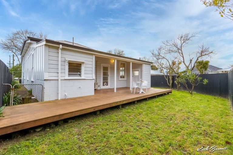 Photo of property in 43 Seddon Street, Wallaceville, Upper Hutt, 5018