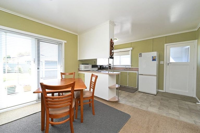 Photo of property in 18 Mason Avenue, Maraenui, Napier, 4110