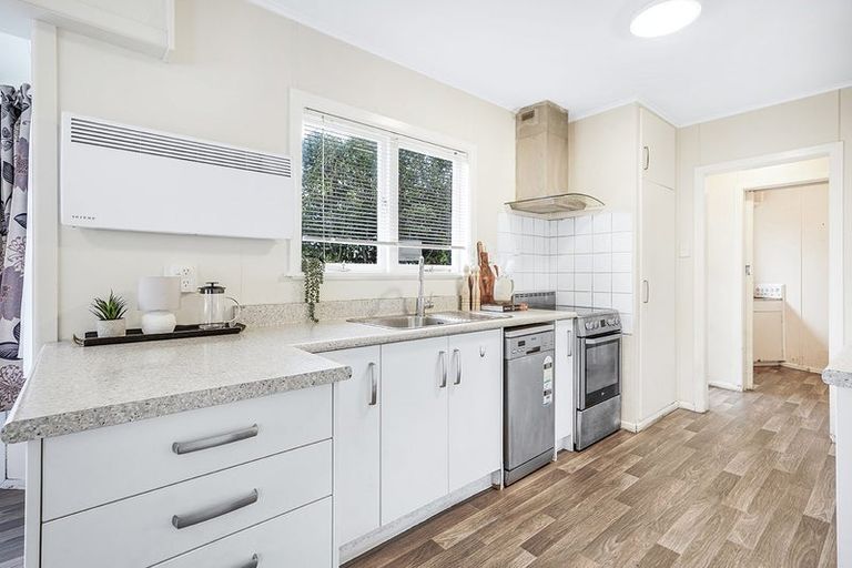 Photo of property in 14 Liston Crescent, Hillcrest, Hamilton, 3216