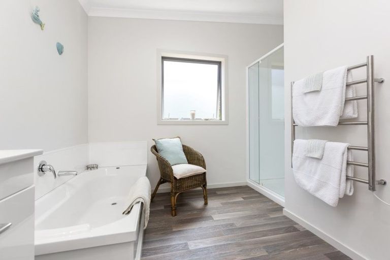 Photo of property in 7 Puka Place, Raglan, 3225