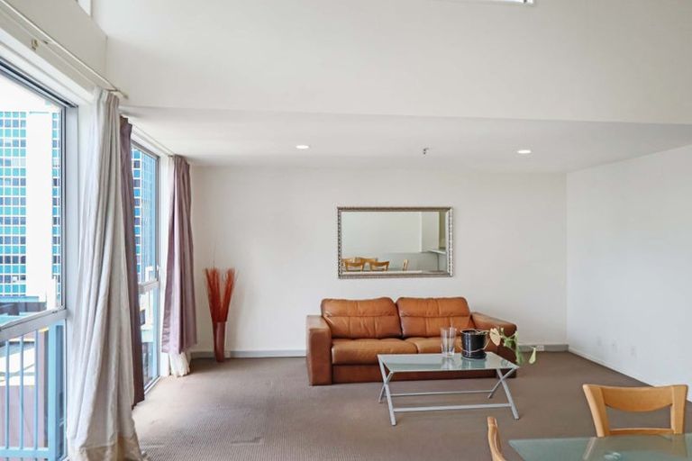 Photo of property in Terrace Heights Apartments, 2/163p The Terrace, Wellington Central, Wellington, 6011