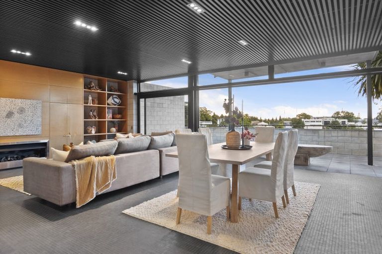 Photo of property in 30b Thackeray Street, Hamilton Lake, Hamilton, 3204