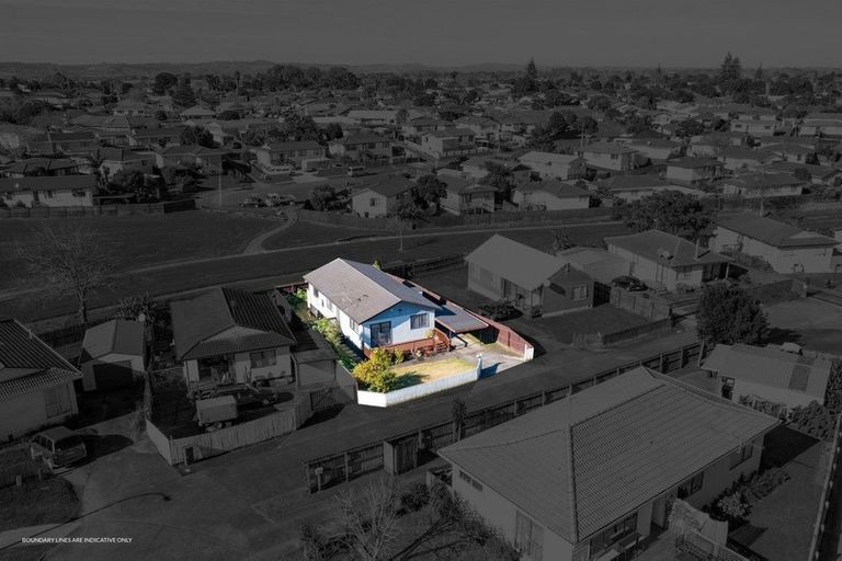 Photo of property in 2/19 Janese Place, Weymouth, Auckland, 2103