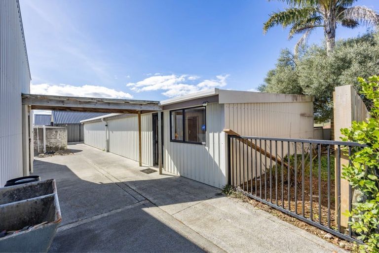 Photo of property in 179 Taupaki Road, Taupaki, 0782