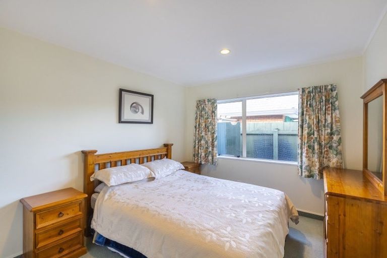 Photo of property in 66 Guildford Drive, Paraparaumu, 5032