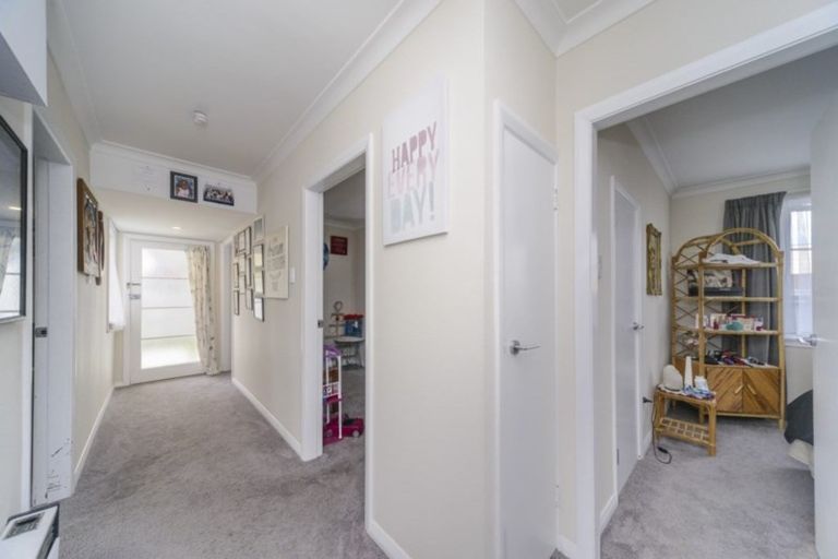 Photo of property in 5 Milton Street, Roslyn, Palmerston North, 4414