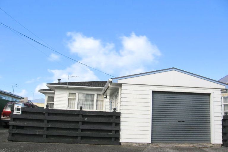 Photo of property in 19 East Street, Petone, Lower Hutt, 5012