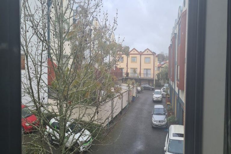 Photo of property in Lakeview Terrace, 20/14 Ambrico Place, New Lynn, Auckland, 0600