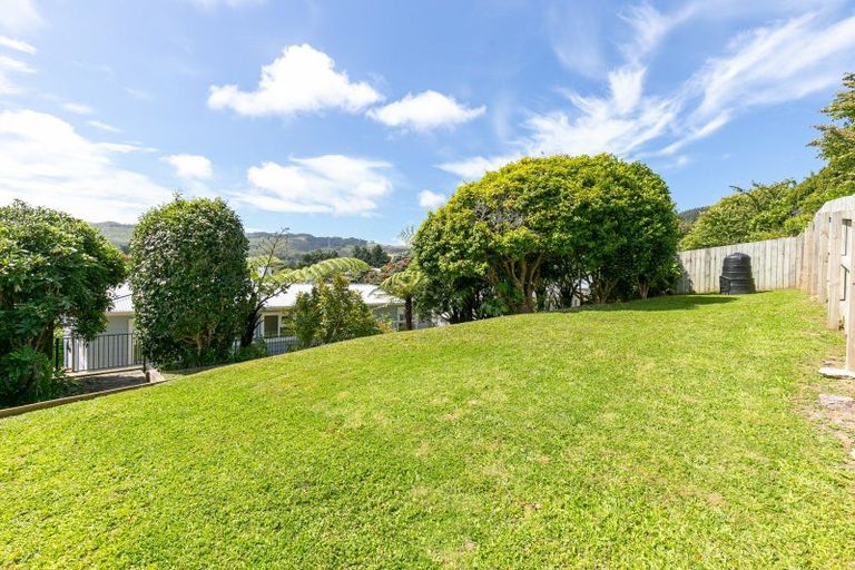 Photo of property in 72 Redwood Avenue, Tawa, Wellington, 5028