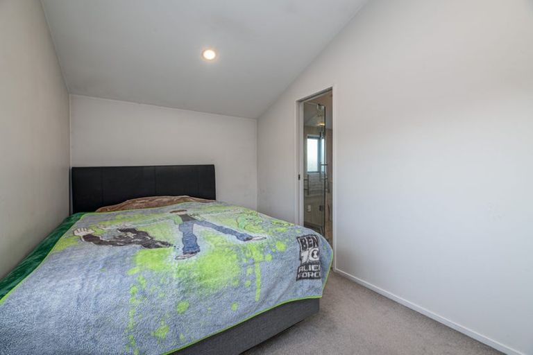 Photo of property in 5a Woodside Road, Massey, Auckland, 0614