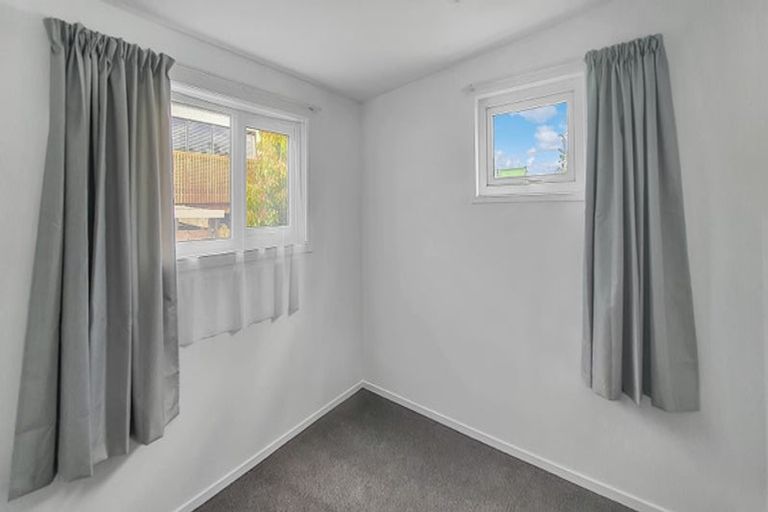 Photo of property in 4/176 Henderson Valley Road, Henderson, Auckland, 0612