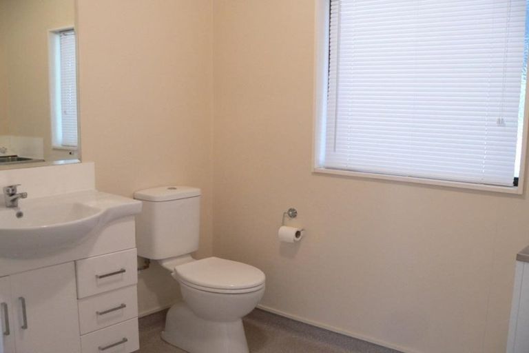 Photo of property in 58 Collins Avenue, Tawa, Wellington, 5028