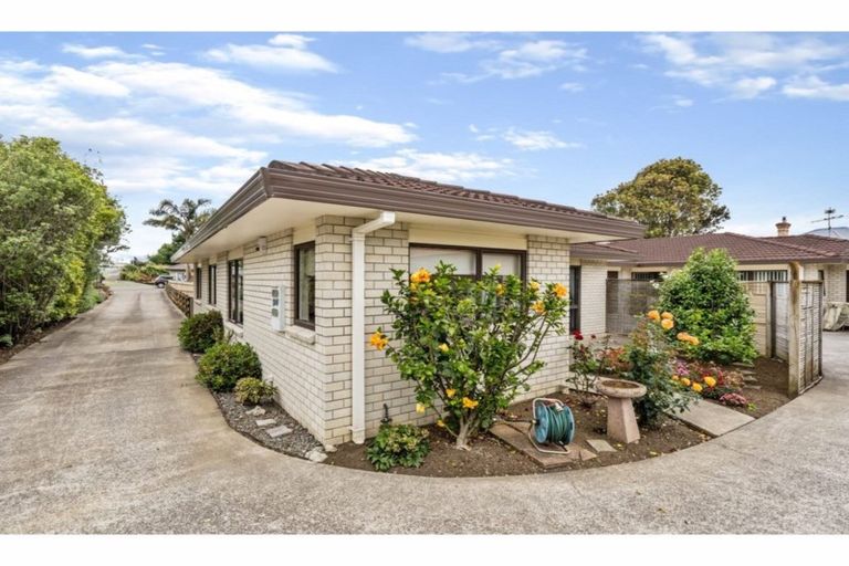 Photo of property in 96a Collingwood Road, Waiuku, 2123