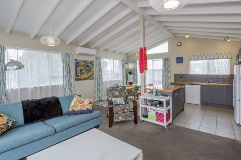 Photo of property in 62 Toi Street, Otaki Beach, Otaki, 5512