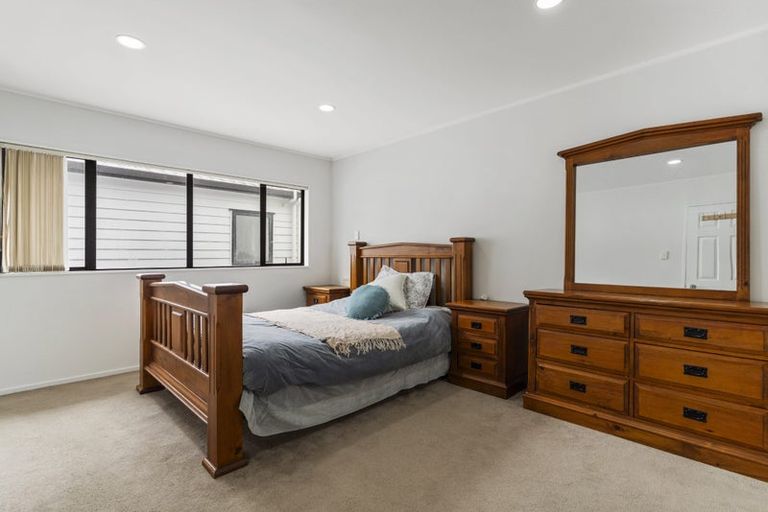 Photo of property in 39 Kuripaka Crescent, The Gardens, Auckland, 2105