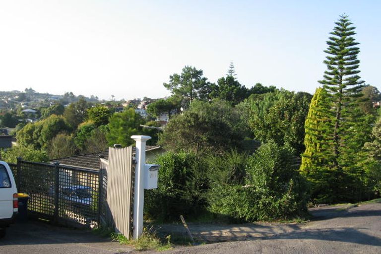 Photo of property in 2/701 East Coast Road, Browns Bay, Auckland, 0630