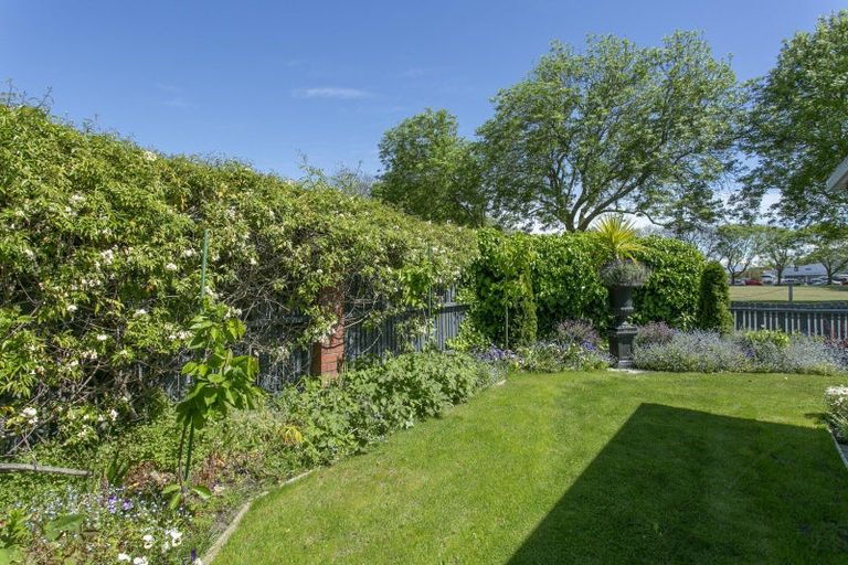 Photo of property in 21 Mona Square, Ashburton, 7700