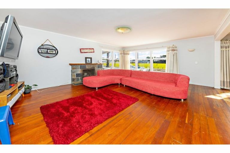 Photo of property in 26 Tiraumea Drive, Pakuranga, Auckland, 2010