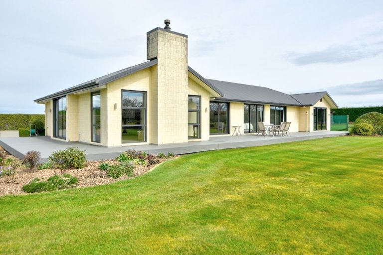 Photo of property in 24 Mckinnon Road, Edendale, Wyndham, 9893